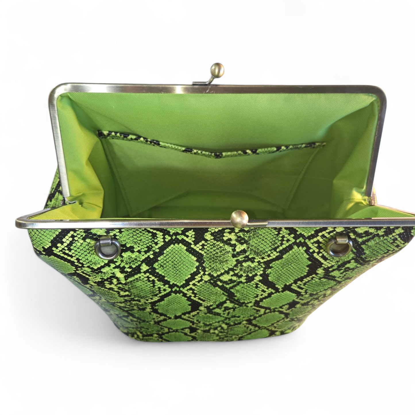 VENOM ASHLEIGH KISS LOCK CLUTCH