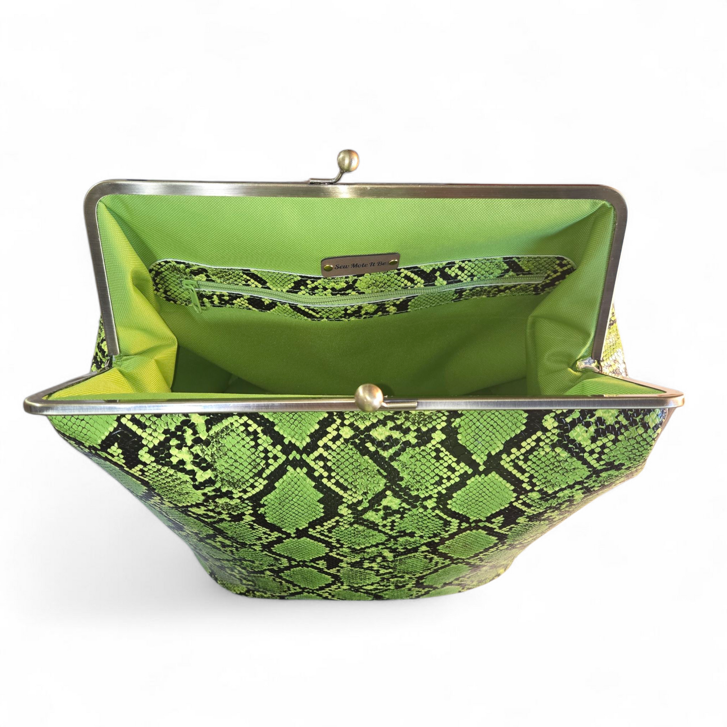 VENOM ASHLEIGH KISS LOCK CLUTCH